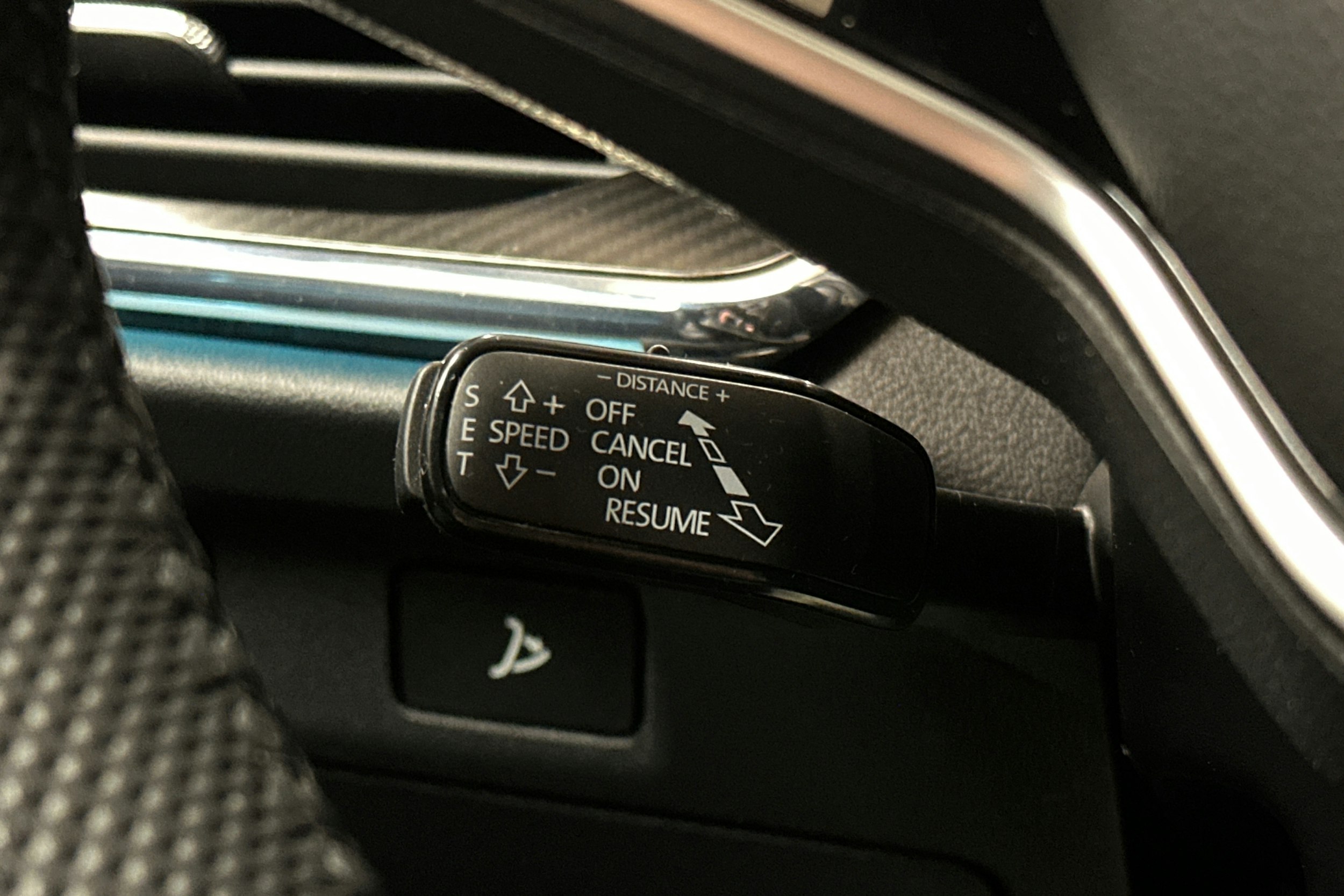 oranssi Skoda Enyaq 2025 kuva 24.