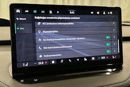 oranssi Skoda Enyaq 2025 kuva 32.