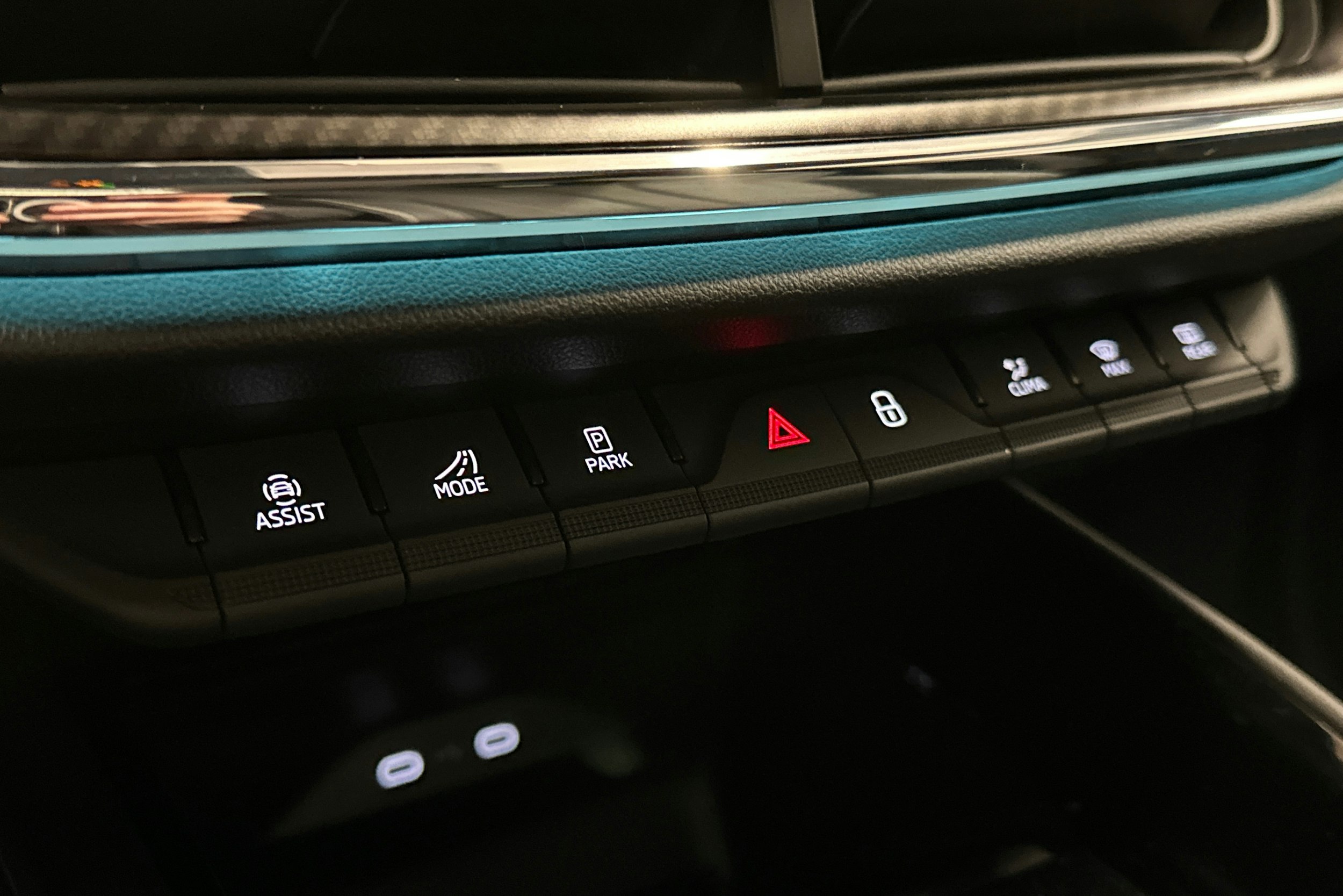 oranssi Skoda Enyaq 2025 kuva 36.