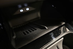 oranssi Skoda Enyaq 2025 kuva 37.