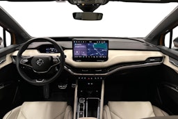 oranssi Skoda Enyaq 2025 kuva 9.