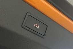 oranssi Skoda Enyaq 2025 kuva 15.