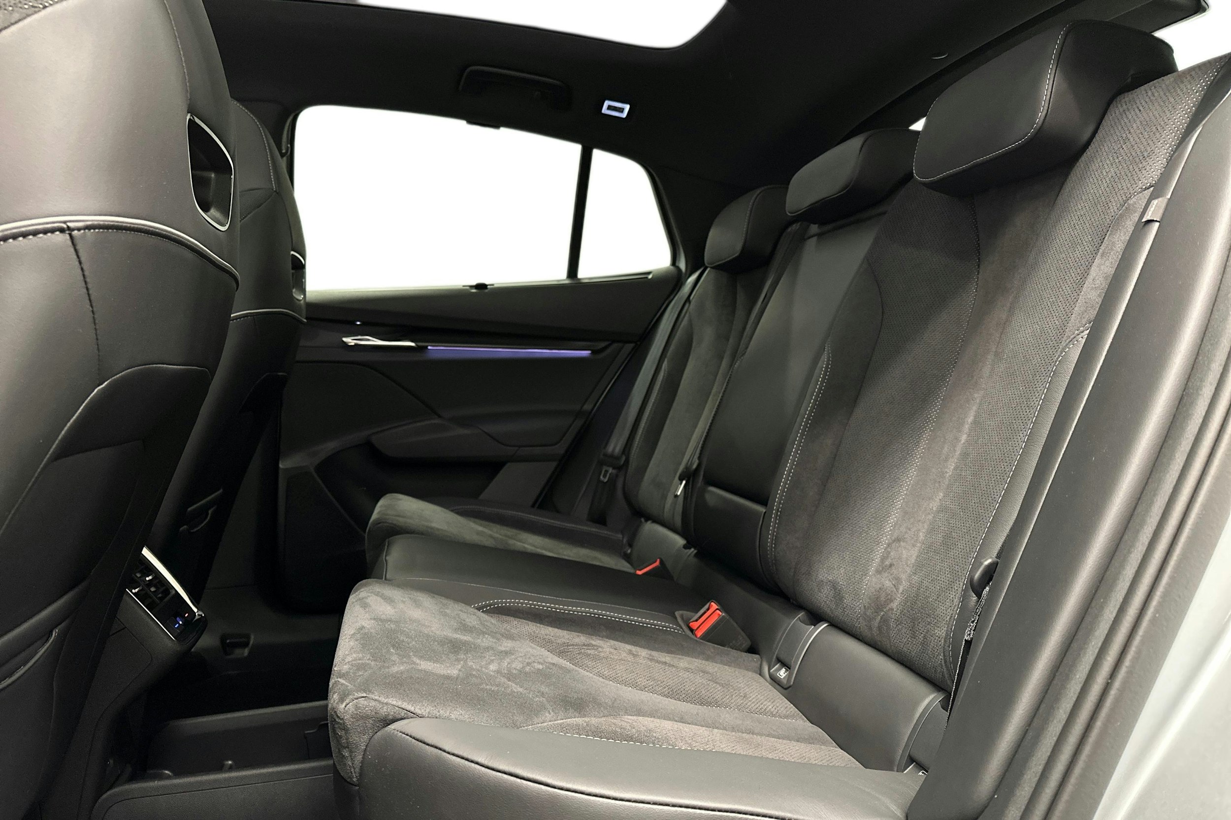 hopea Skoda Enyaq 2025 kuva 10.