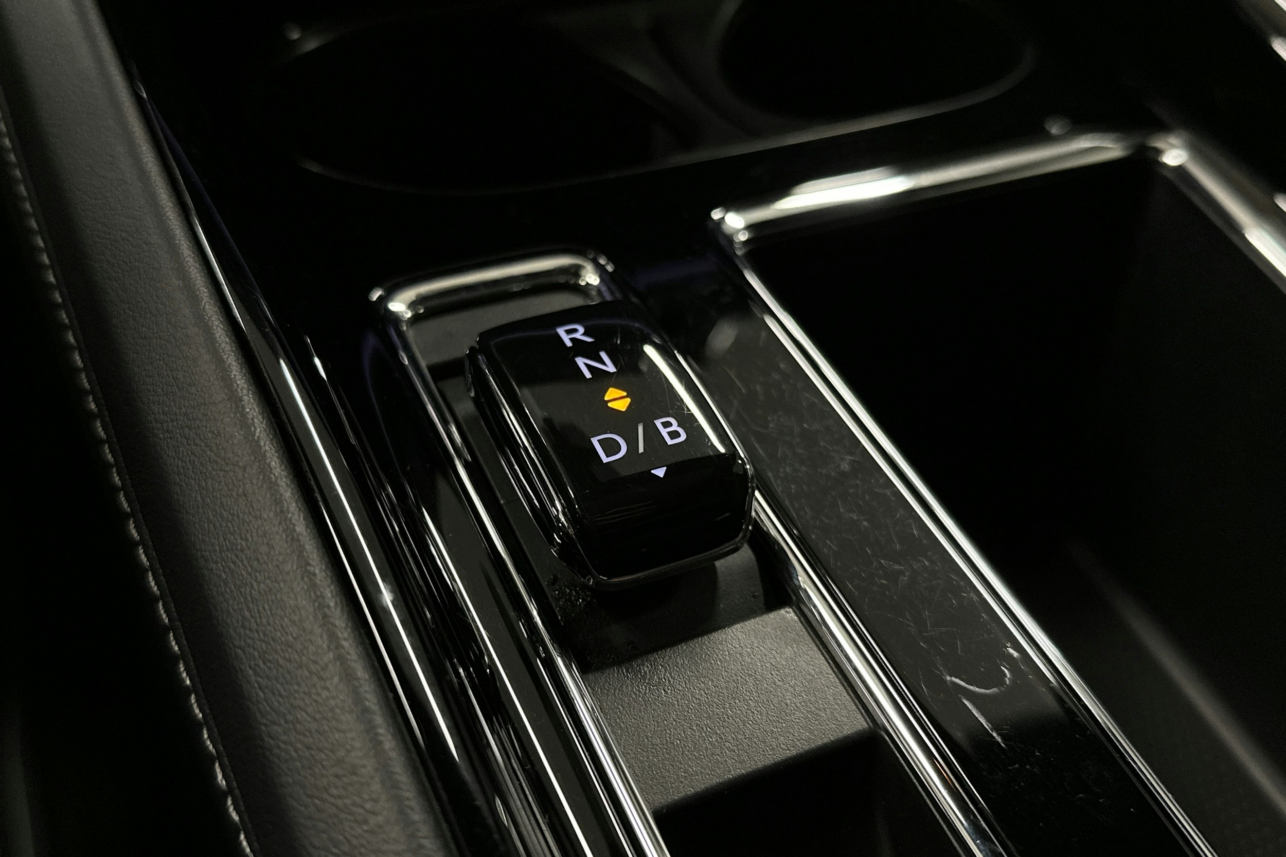 hopea Skoda Enyaq 2025 kuva 34.