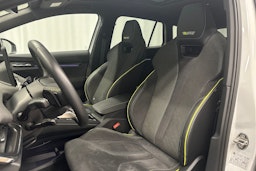 valkoinen Skoda Enyaq 2025 kuva 16.