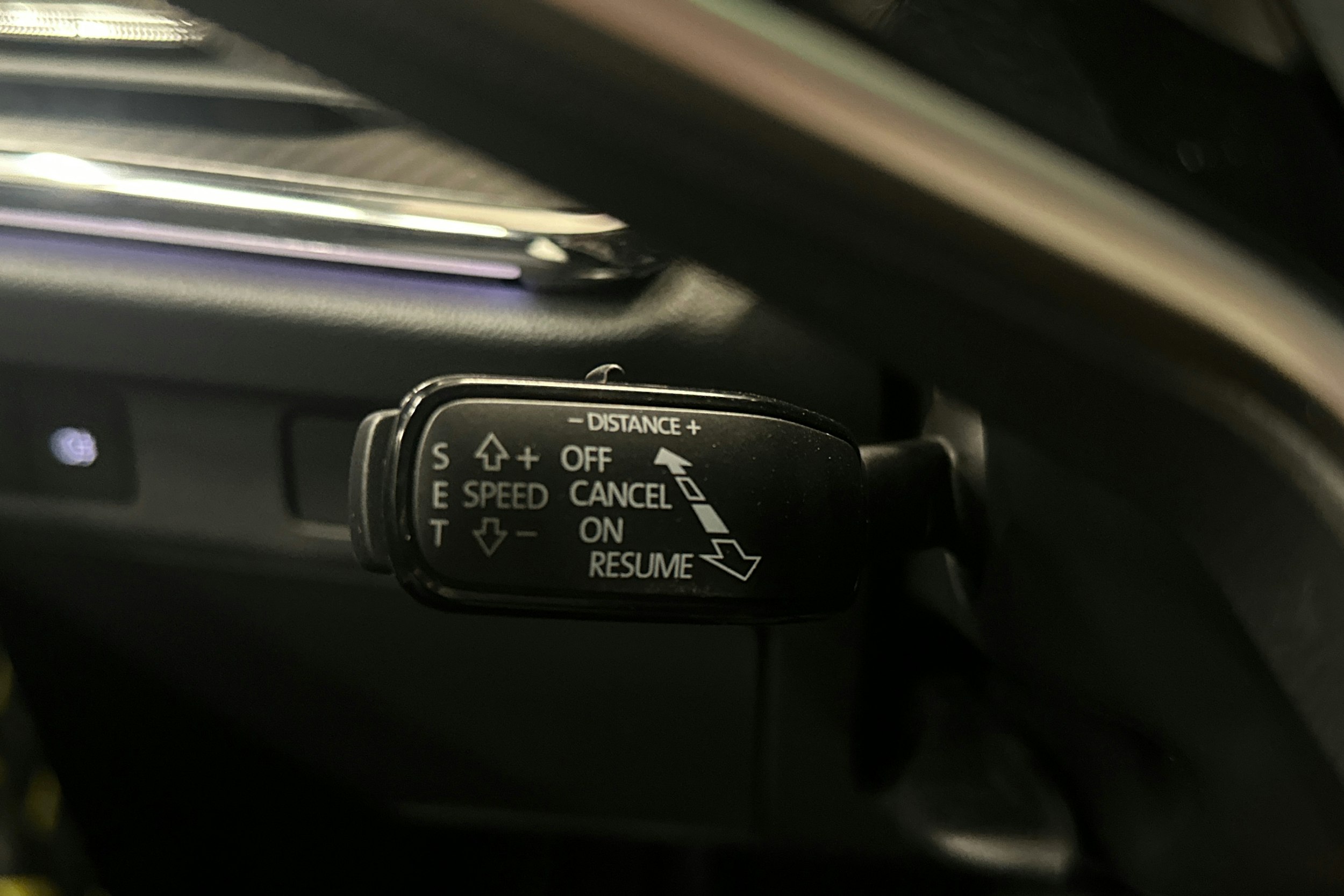 valkoinen Skoda Enyaq 2025 kuva 24.