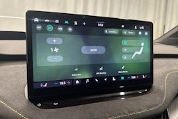 valkoinen Skoda Enyaq 2025 kuva 30.