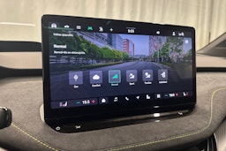 valkoinen Skoda Enyaq 2025 kuva 36.