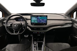 oranssi Skoda Enyaq 2025 kuva 9.