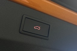 oranssi Skoda Enyaq 2025 kuva 15.