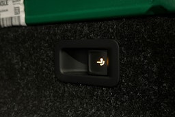 oranssi Skoda Enyaq 2025 kuva 16.