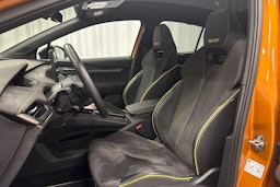 oranssi Skoda Enyaq 2025 kuva 18.