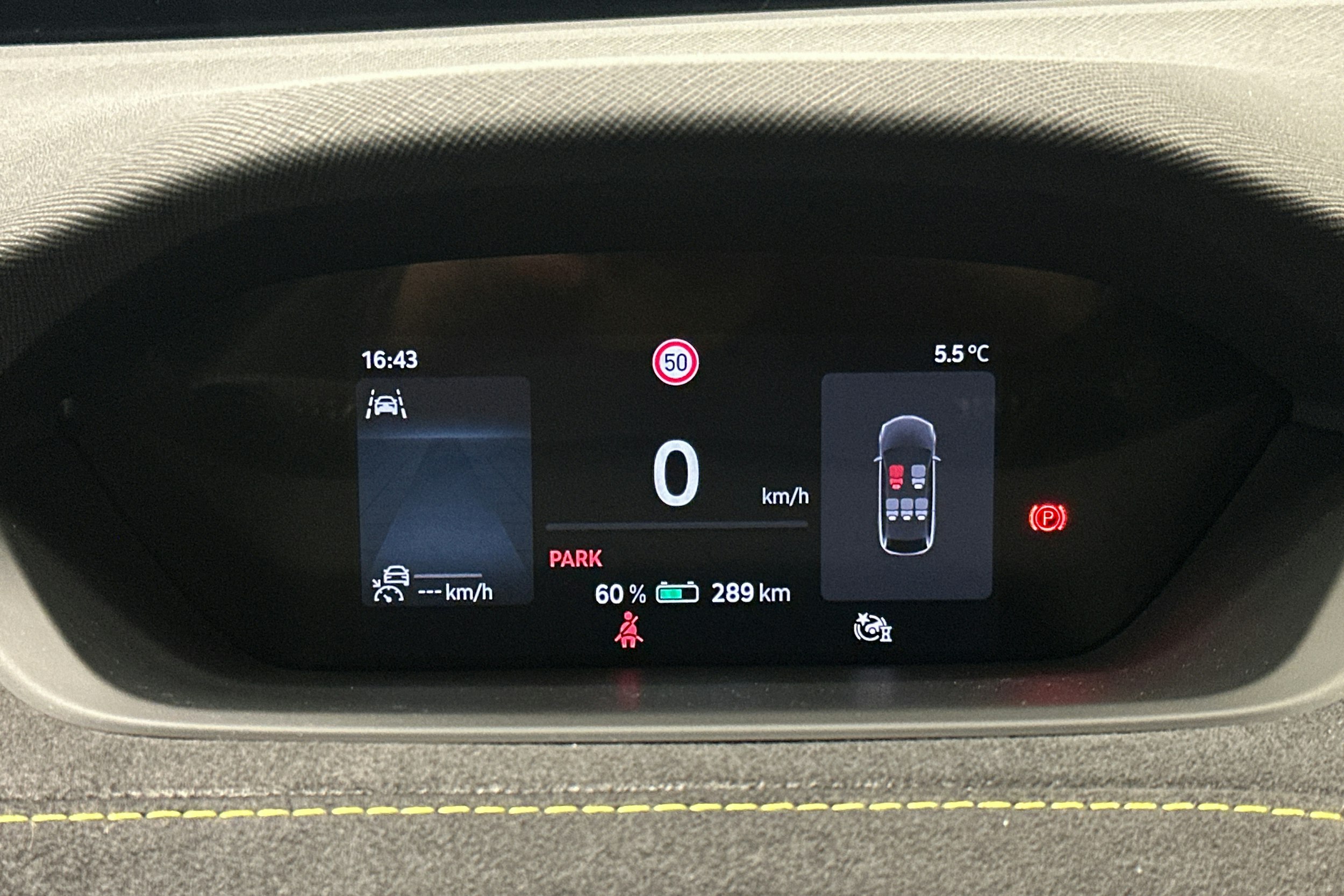 oranssi Skoda Enyaq 2025 kuva 25.