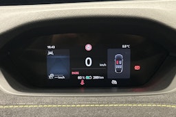 oranssi Skoda Enyaq 2025 kuva 25.