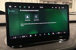 oranssi Skoda Enyaq 2025 kuva 28.