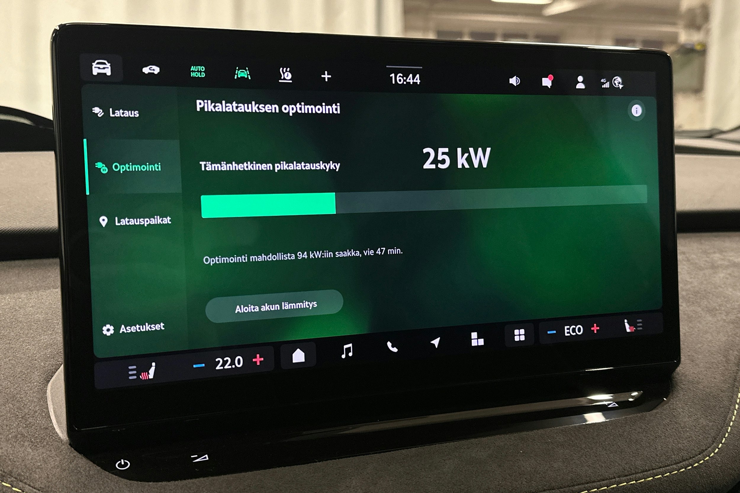 oranssi Skoda Enyaq 2025 kuva 31.