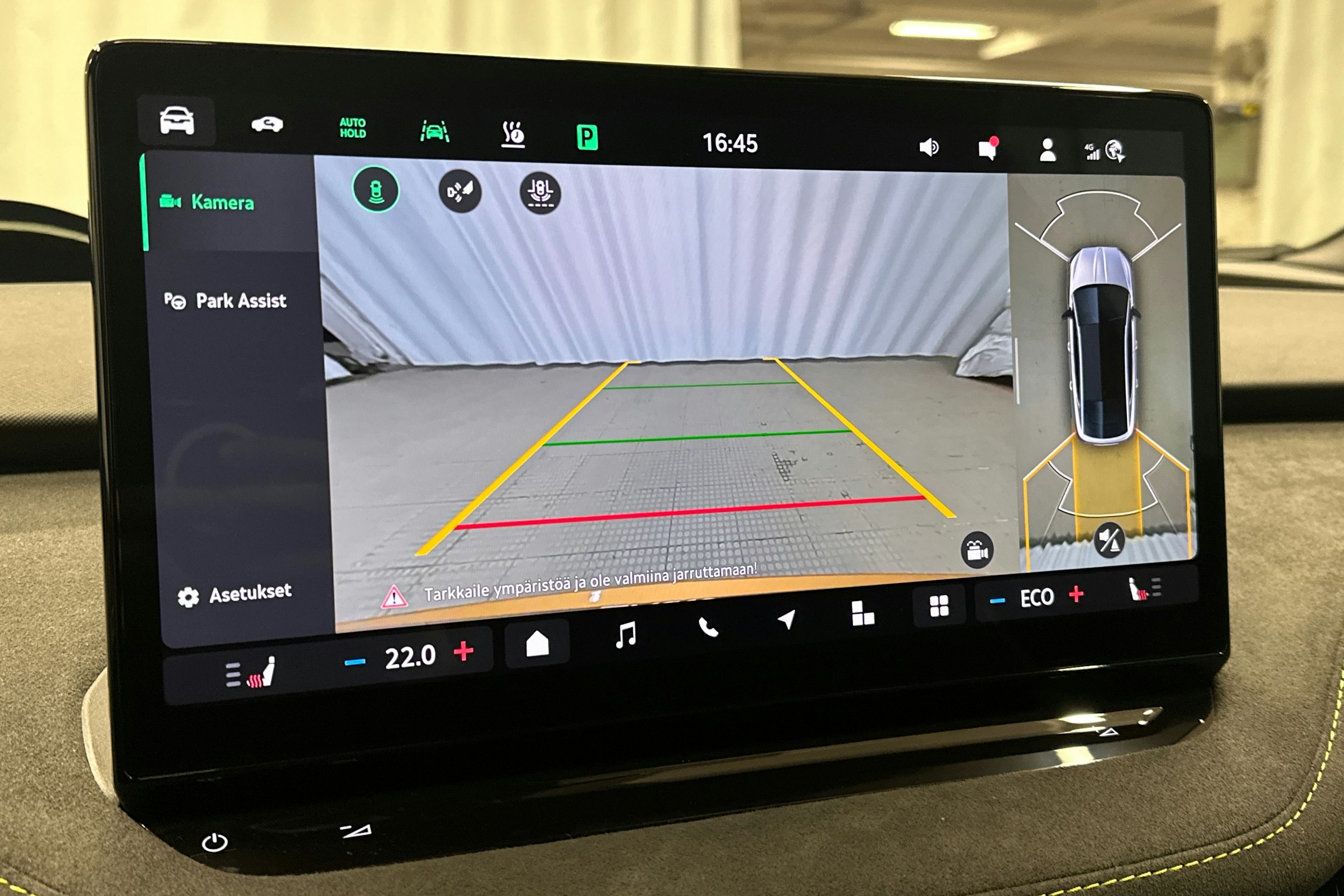 oranssi Skoda Enyaq 2025 kuva 34.