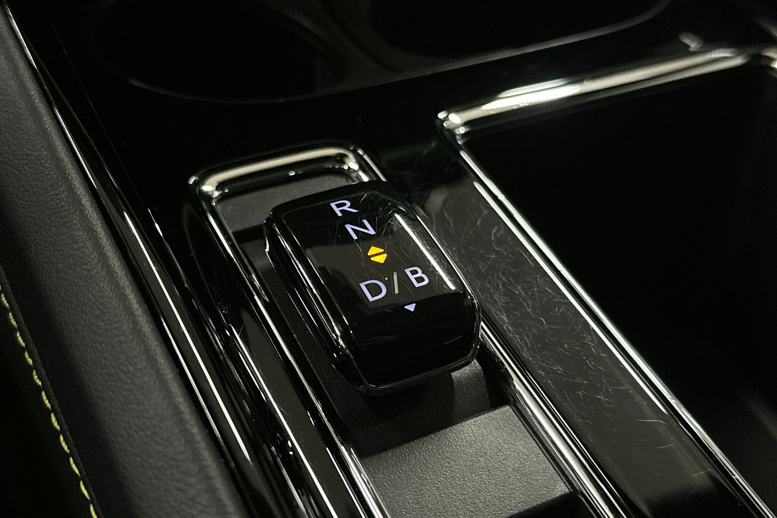 oranssi Skoda Enyaq 2025 kuva 37.