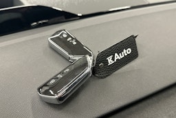 oranssi Skoda Enyaq 2025 kuva 40.