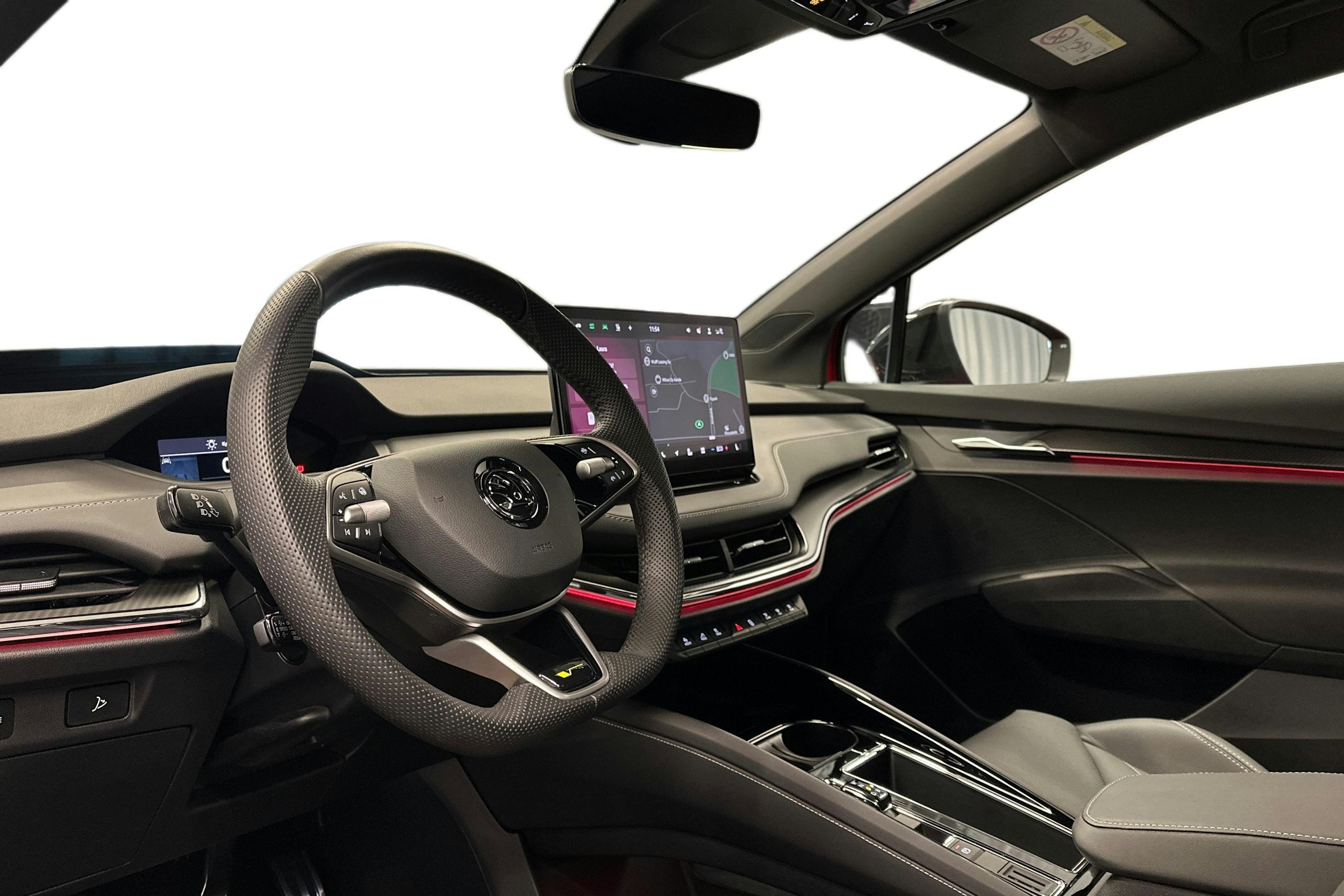 punainen Skoda Enyaq 2025 kuva 6.