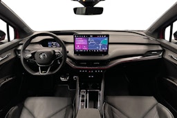 punainen Skoda Enyaq 2025 kuva 7.