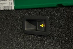 punainen Skoda Enyaq 2025 kuva 13.