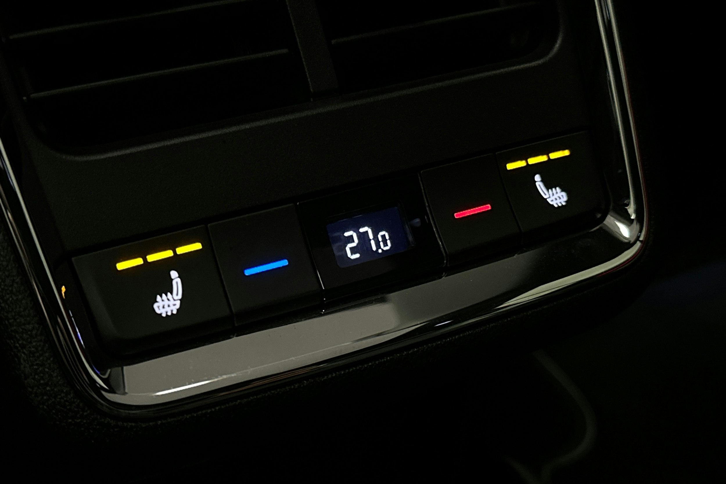 punainen Skoda Enyaq 2025 kuva 14.