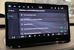 punainen Skoda Enyaq 2025 kuva 27.