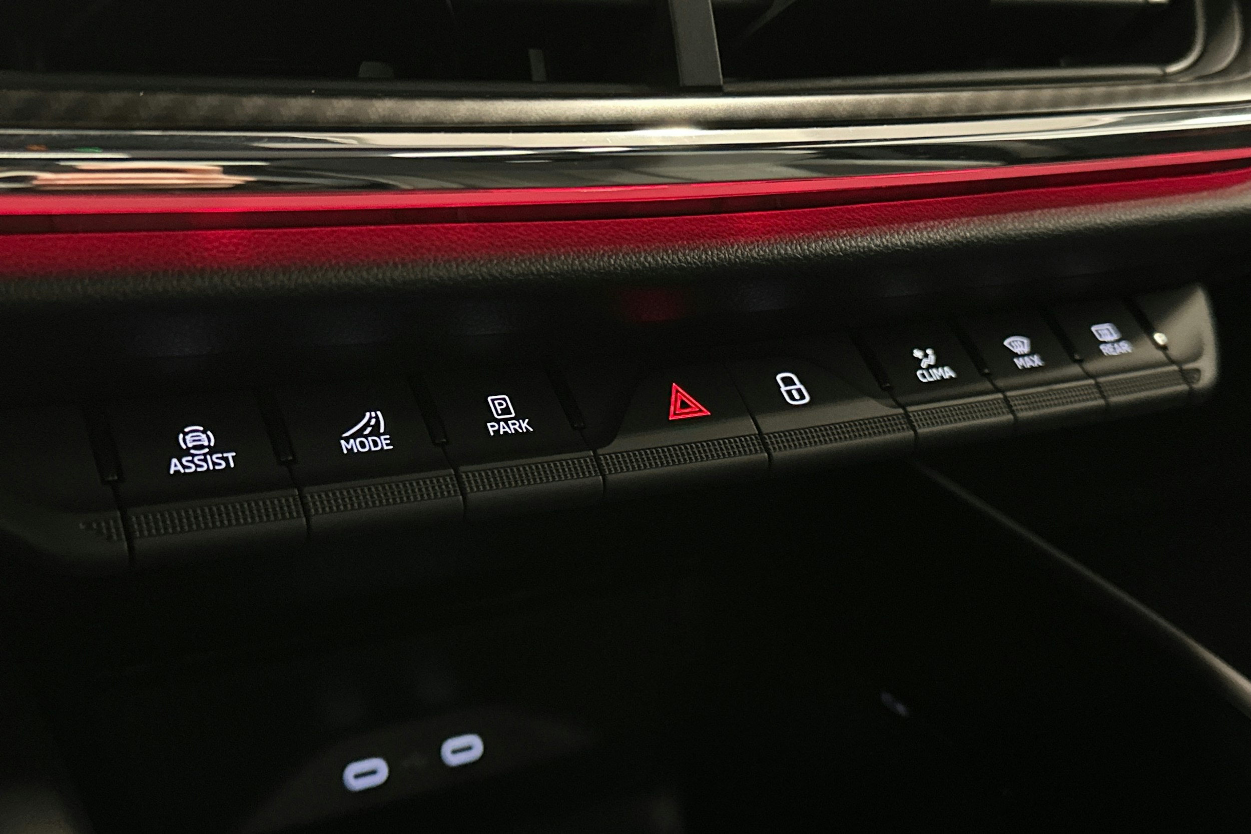 punainen Skoda Enyaq 2025 kuva 32.