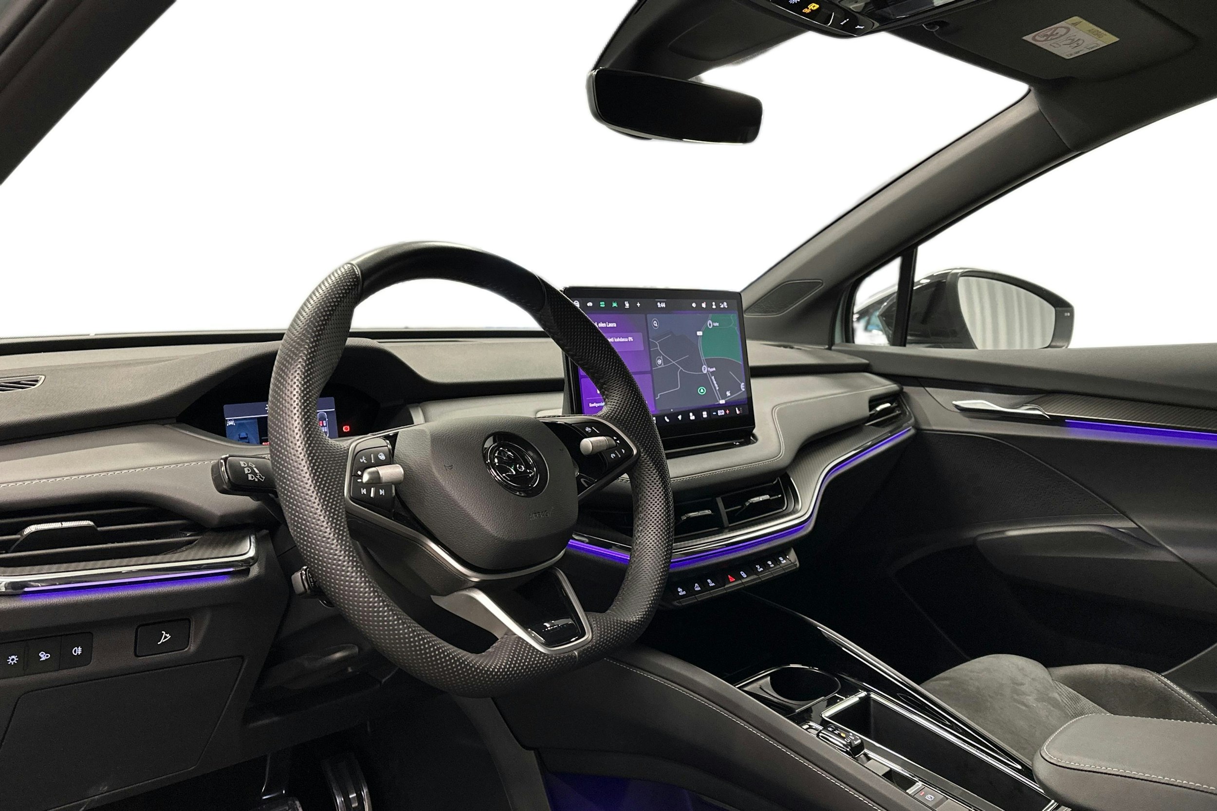 harmaa Skoda Enyaq 2025 kuva 7.