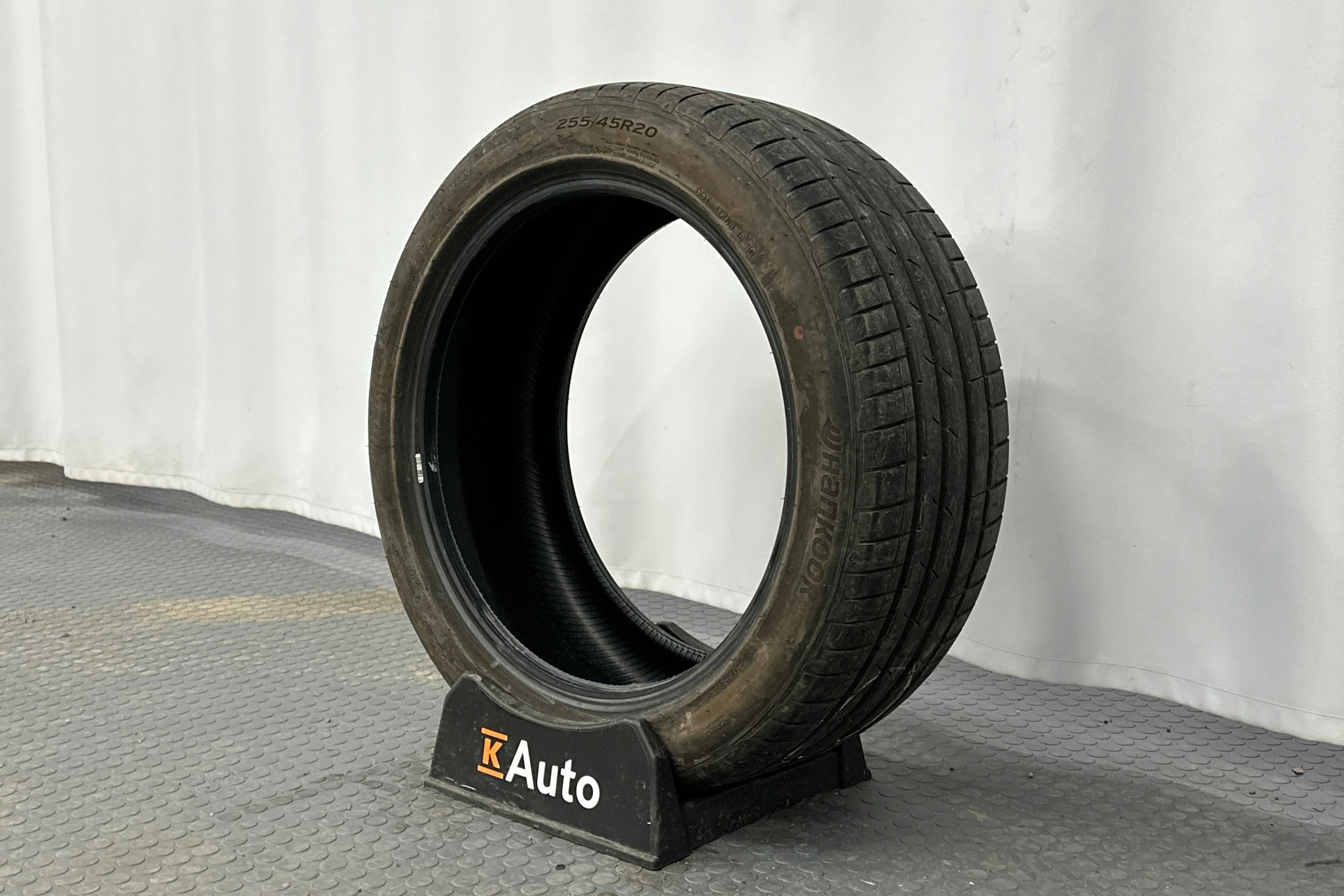 harmaa Skoda Enyaq 2025 kuva 13.