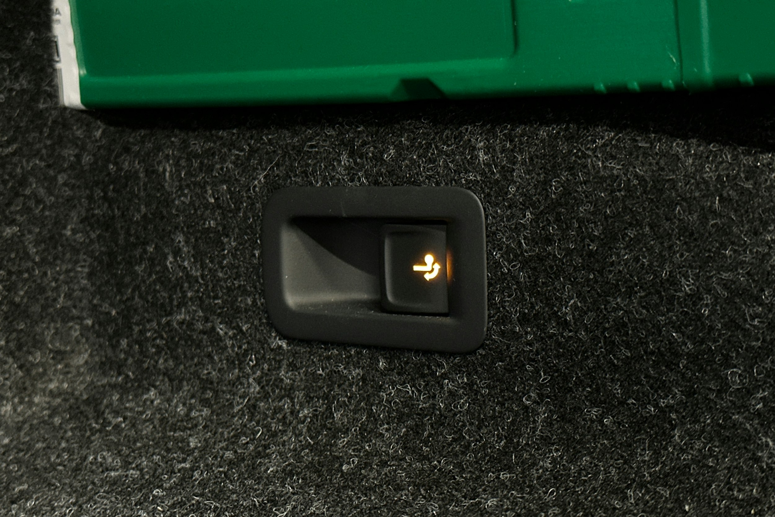 harmaa Skoda Enyaq 2025 kuva 16.