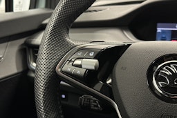 harmaa Skoda Enyaq 2025 kuva 21.