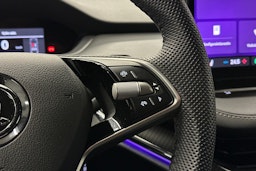 harmaa Skoda Enyaq 2025 kuva 22.