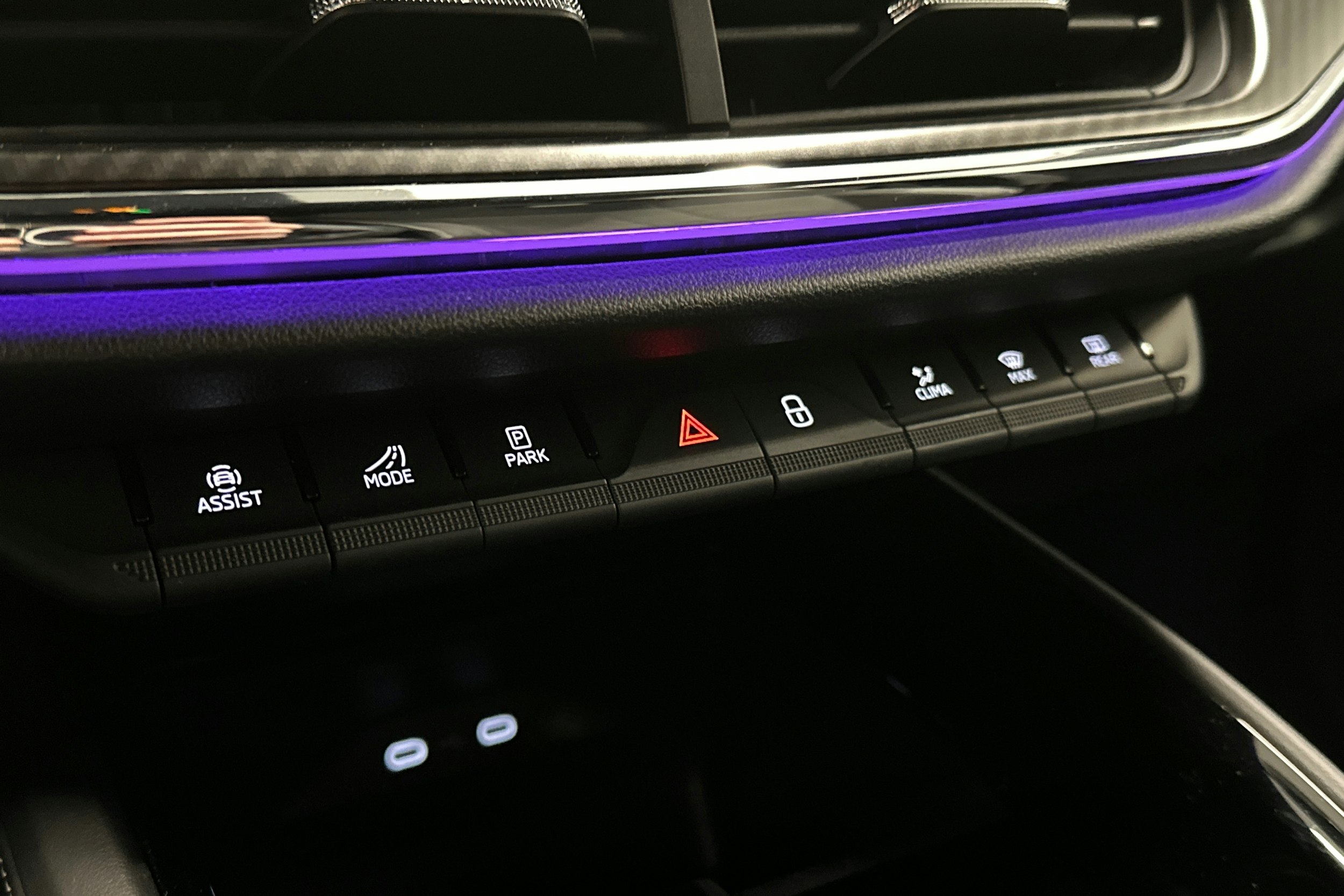 harmaa Skoda Enyaq 2025 kuva 33.