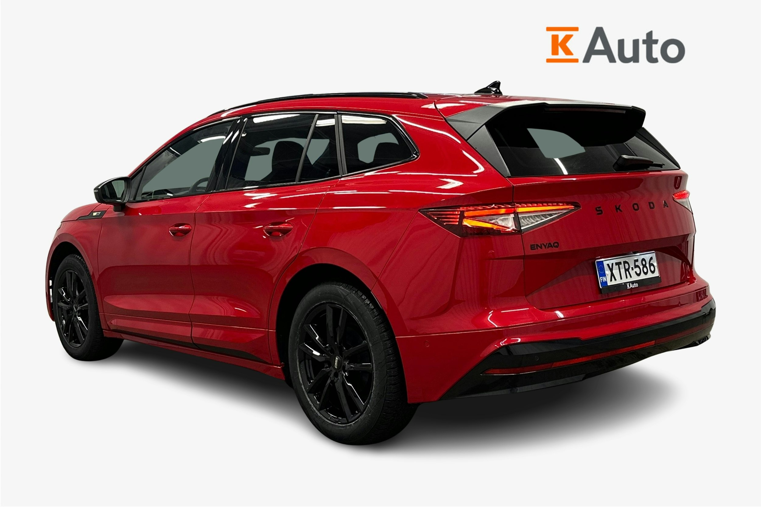 punainen Skoda Enyaq 2025 kuva 2.