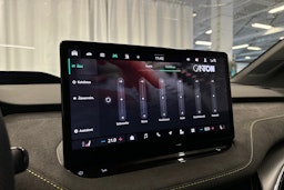 punainen Skoda Enyaq 2025 kuva 24.