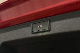 punainen Skoda Enyaq 2025 kuva 32.