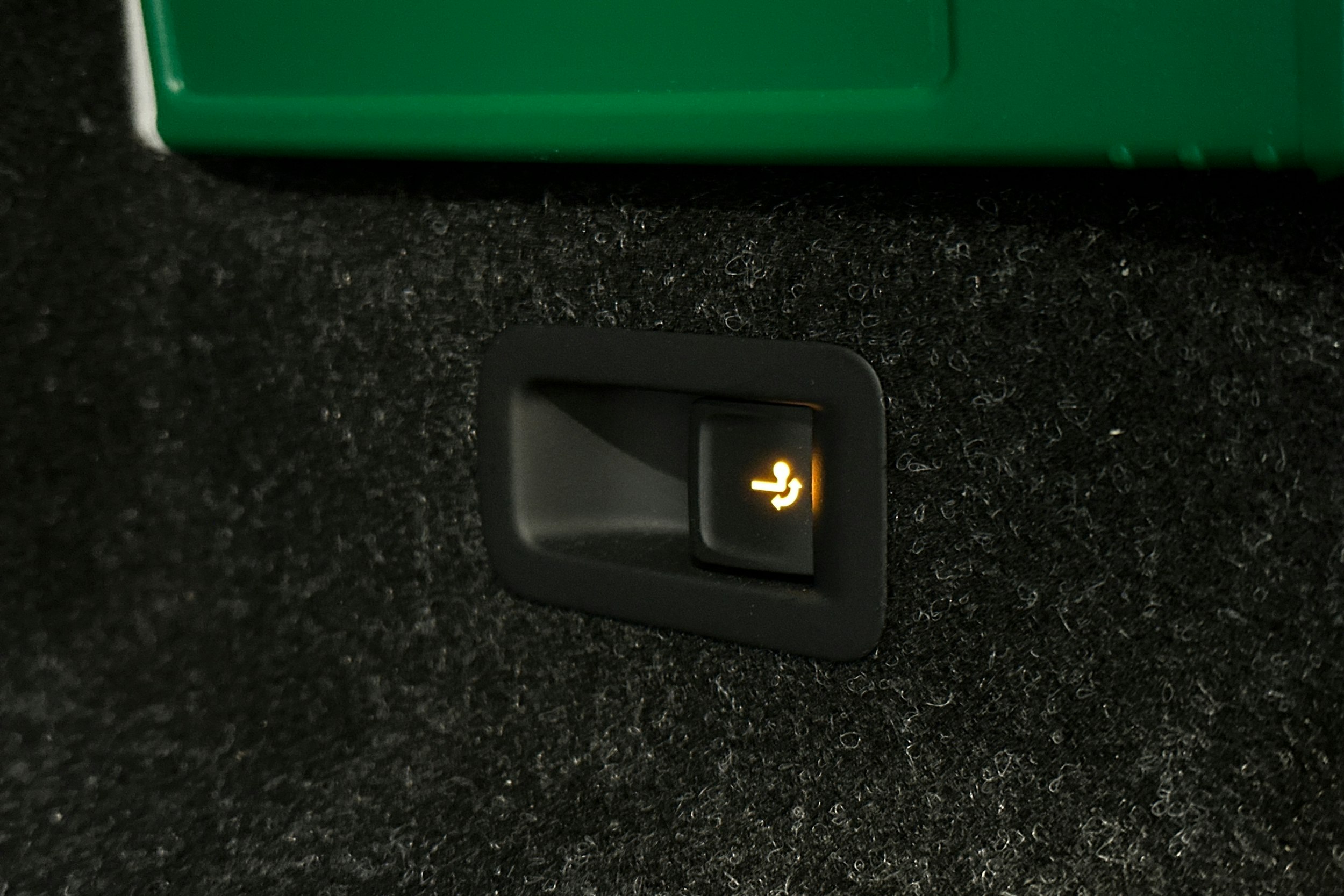 vihreä Skoda Enyaq 2025 kuva 13.