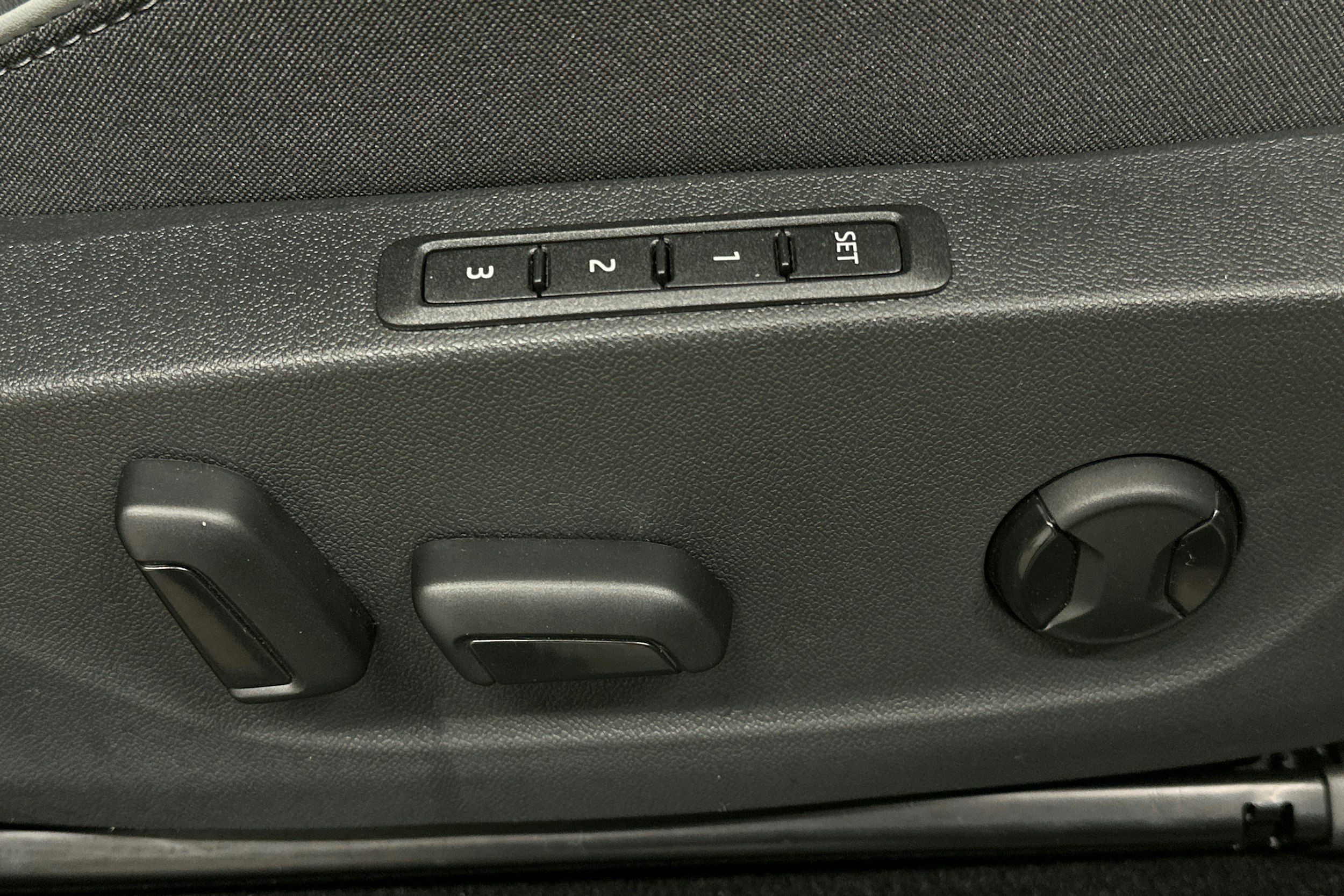 vihreä Skoda Enyaq 2025 kuva 17.