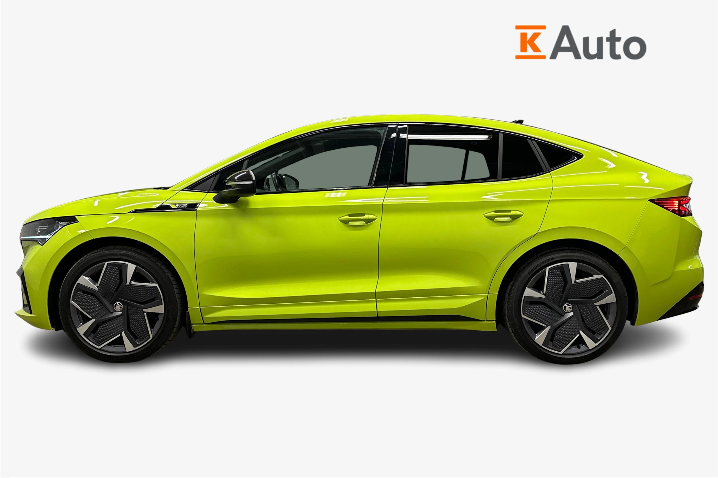 vihreä Skoda Enyaq 2025 kuva 5.