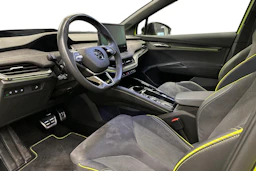 vihreä Skoda Enyaq 2025 kuva 6.