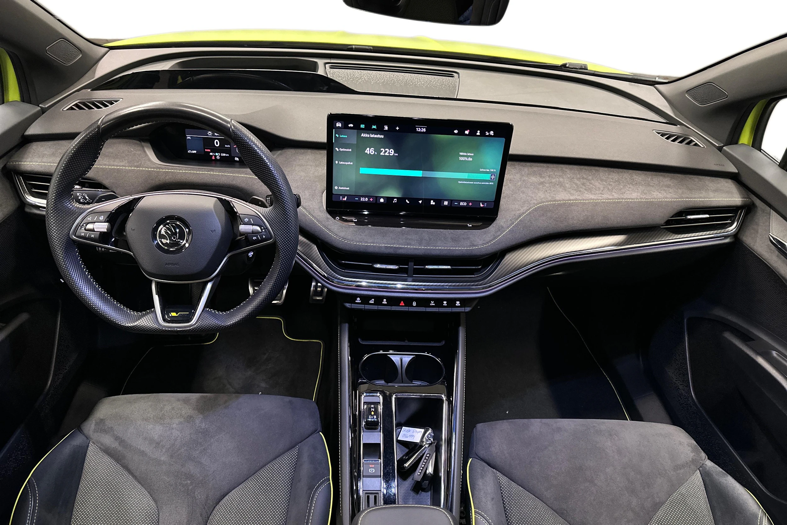 vihreä Skoda Enyaq 2025 kuva 7.