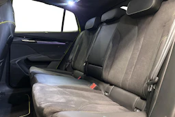 vihreä Skoda Enyaq 2025 kuva 8.