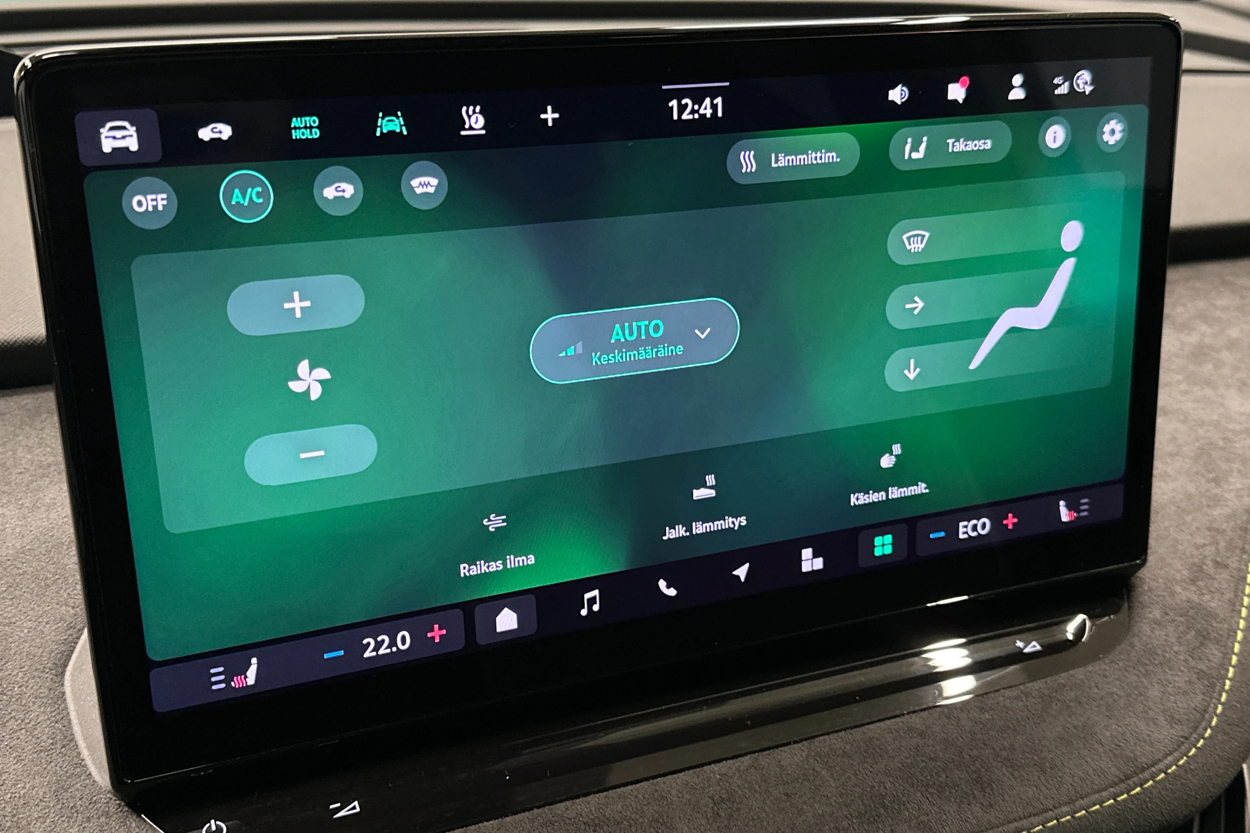 vihreä Skoda Enyaq 2025 kuva 33.