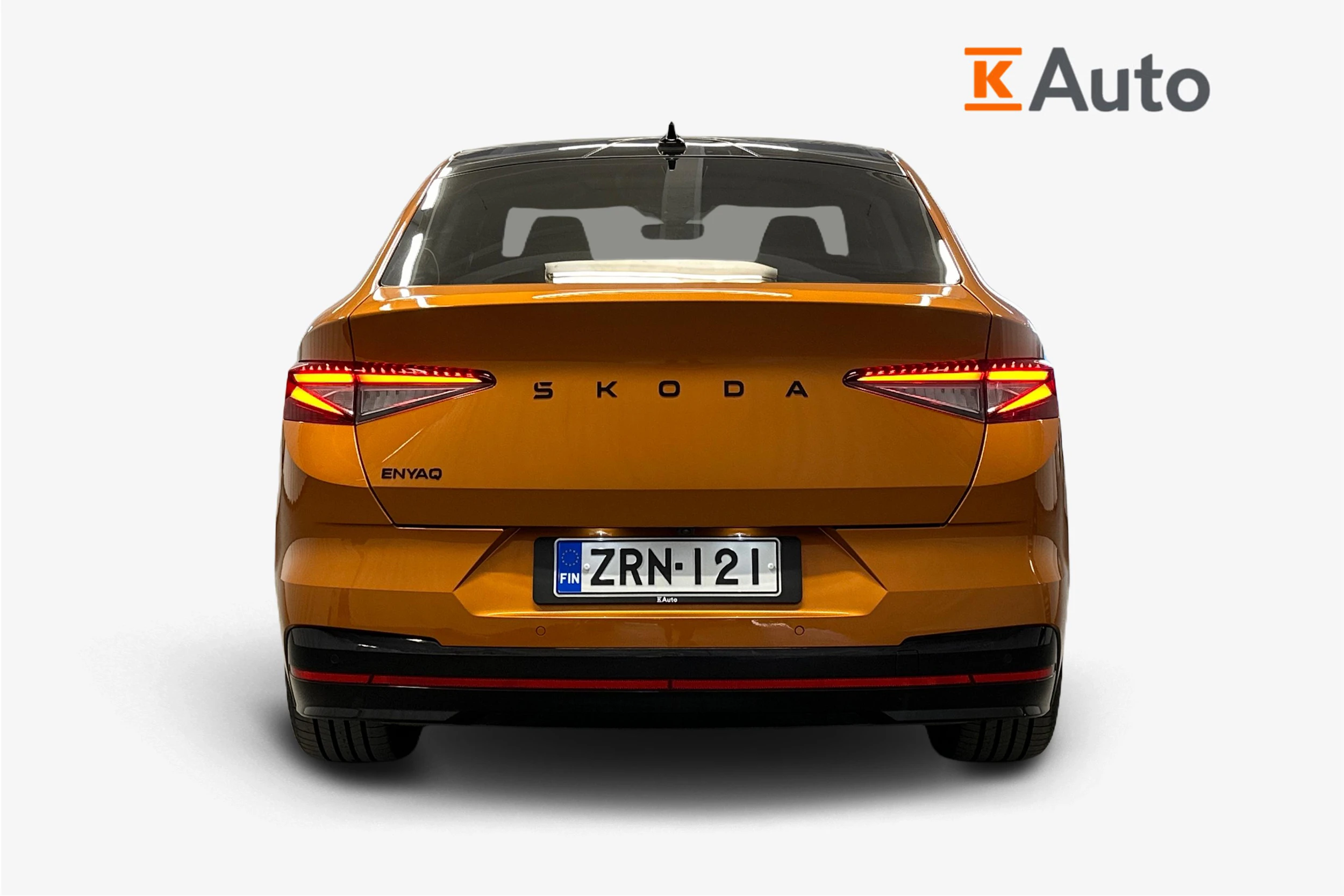 oranssi Skoda Enyaq 2025 kuva 4.