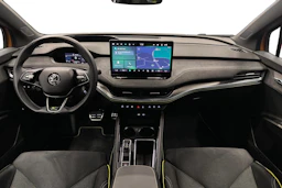 oranssi Skoda Enyaq 2025 kuva 9.