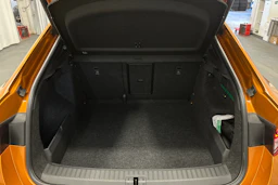 oranssi Skoda Enyaq 2025 kuva 15.
