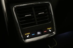 oranssi Skoda Enyaq 2025 kuva 18.