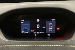 oranssi Skoda Enyaq 2025 kuva 26.